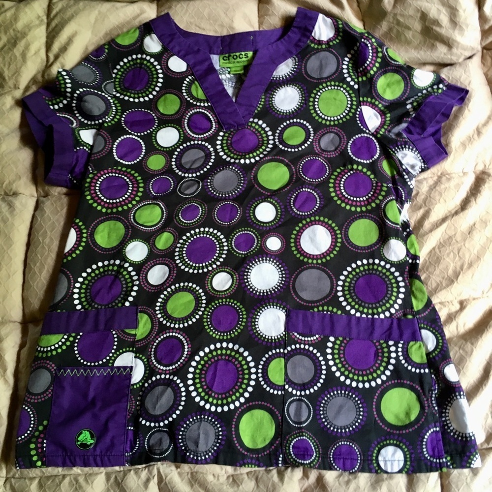 🐊CROCS scrub top🐊